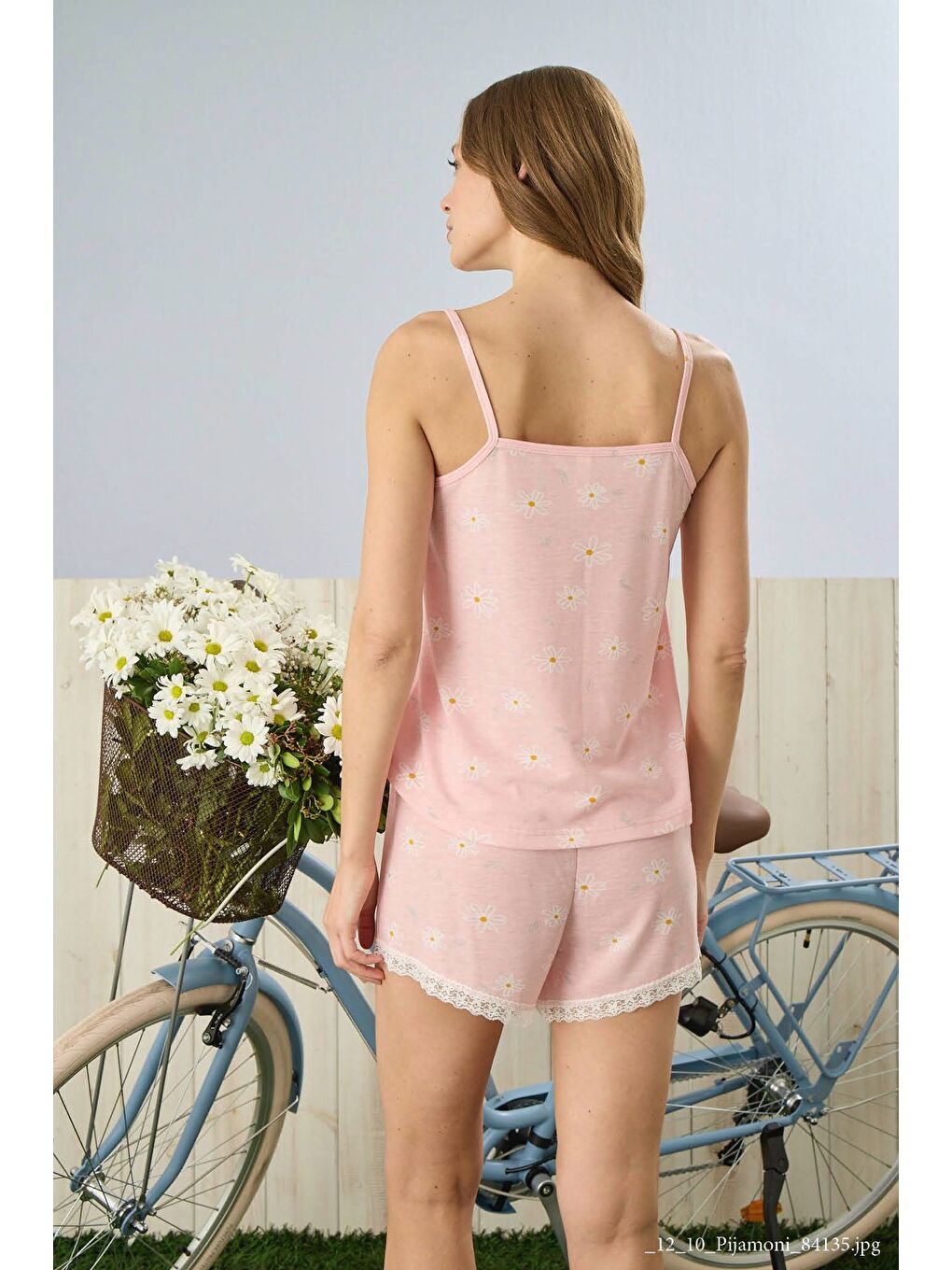 Beyaz Kadın Pudra Çiçekli İp Askılı Şortlu Pijama Takımı-1