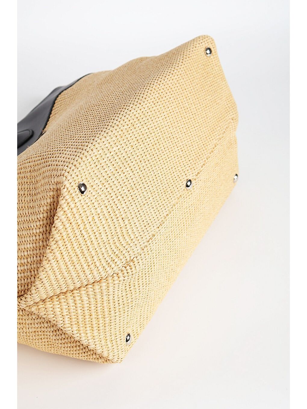 Siyah Deri Detaylı Bej Renk Hasır Örme Plaj Kol Çantası 1305-5