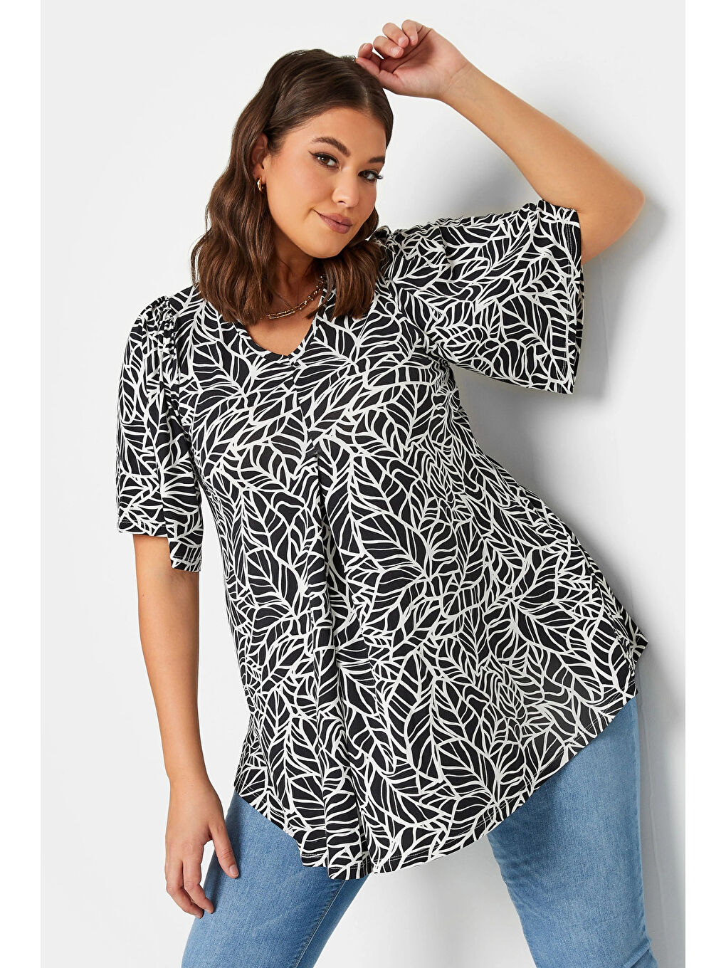 Siyah Büyük Beden V Yaka Desenli Asimetrik Kesim Elastanlı Bluz 320979