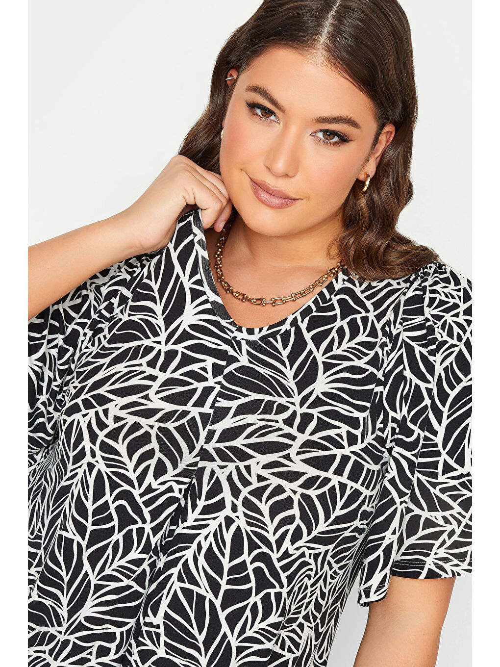 Siyah Büyük Beden V Yaka Desenli Asimetrik Kesim Elastanlı Bluz 320979-3