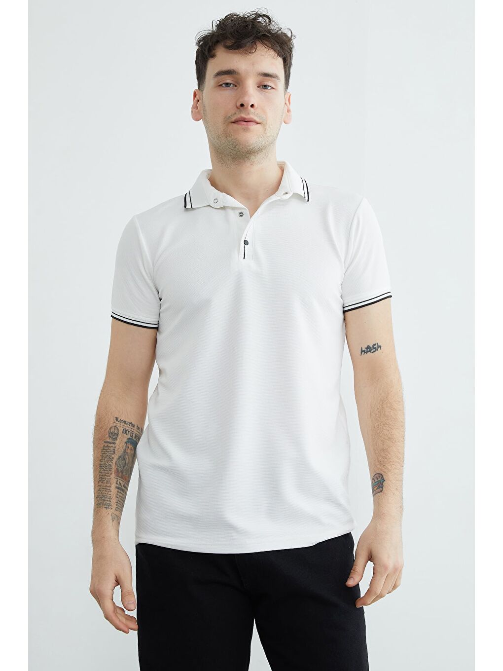 Beyaz Ribanalı Yarım Çıtçıtlı  Polo Yaka Tişört-1