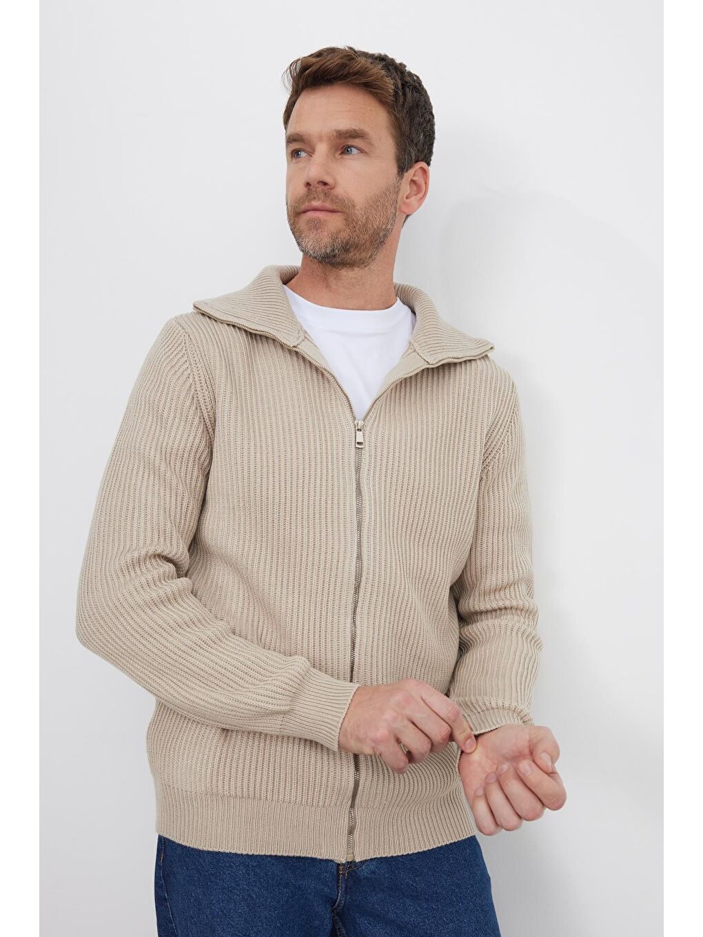 Bej Erkek Slim Fit Dik Yaka Fermuarlı Vizon Düz Hırka-4