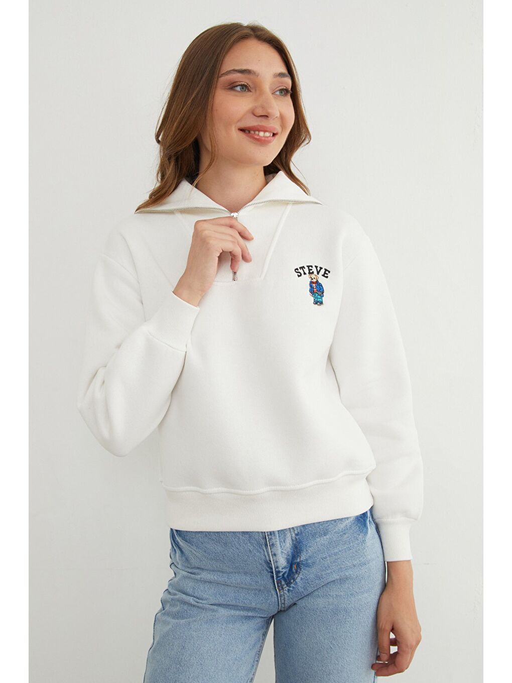 Ekru 3 İplik Ayıcık Nakışlı Yarım Fermuarlı Sweatshirt