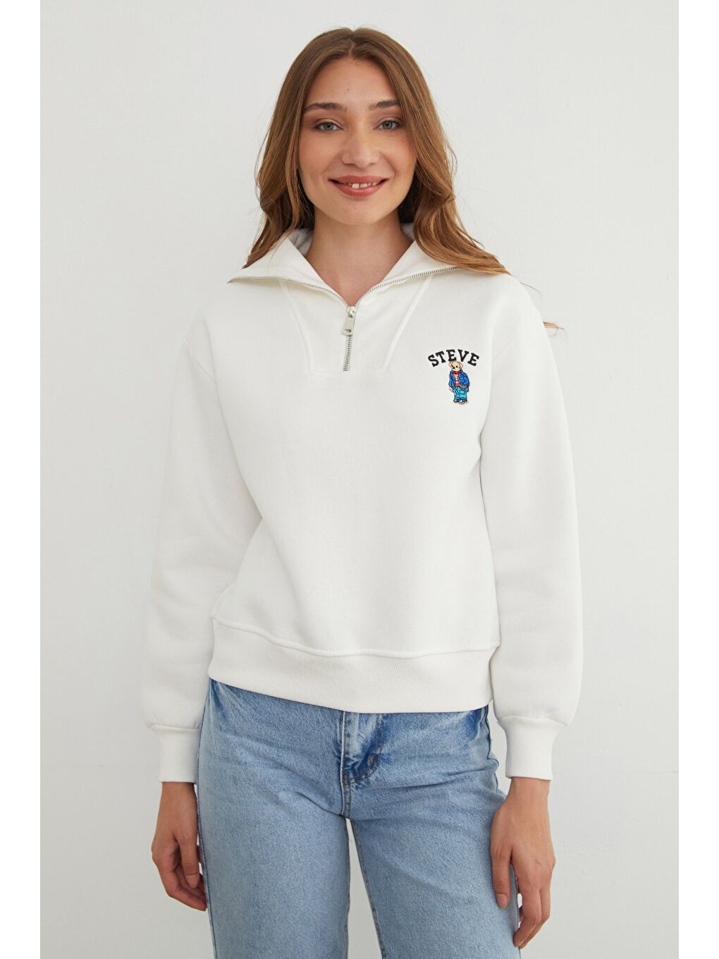 Ekru 3 İplik Ayıcık Nakışlı Yarım Fermuarlı Sweatshirt-1