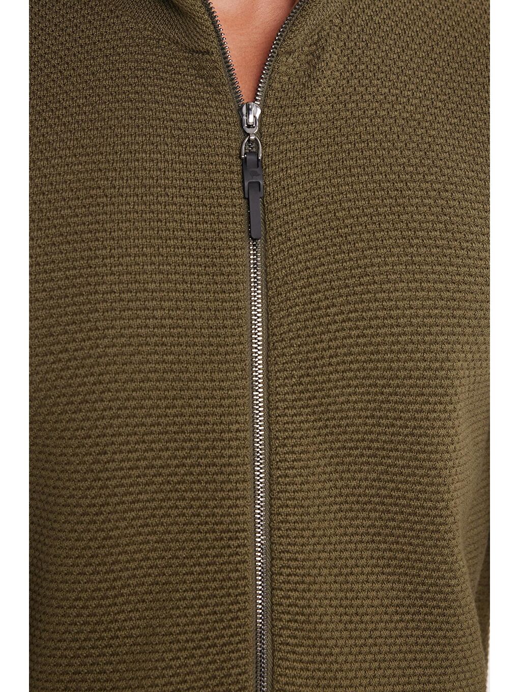 Erkek Standart Fit Normal Kesim Desenli Yarım Balıkçı Yaka Fermuarlı Açık Haki Renk Hırka-2