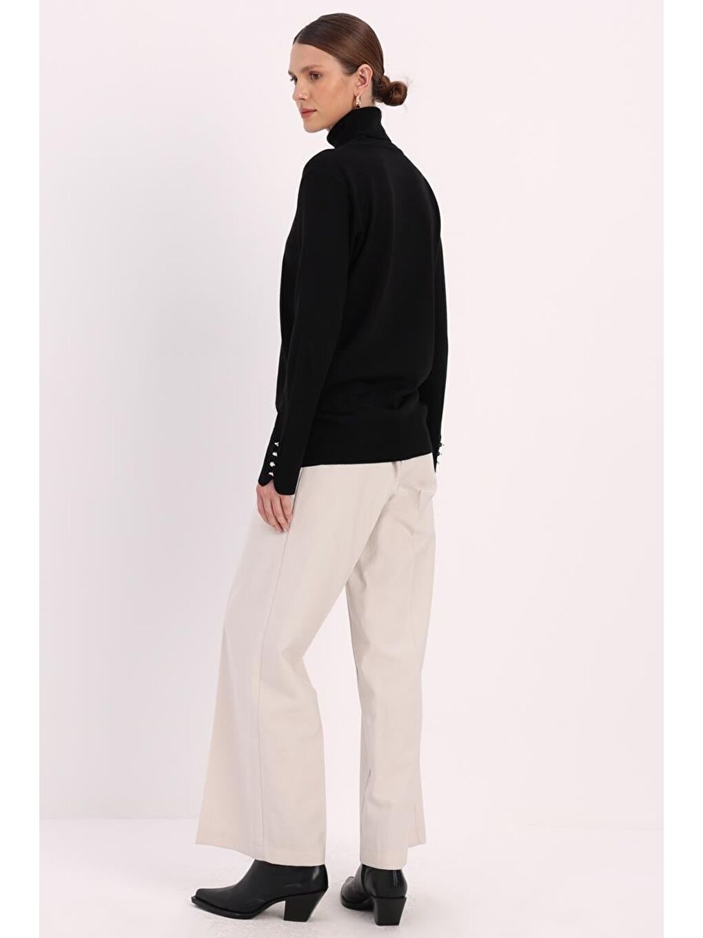 Siyah-Kolları Düğmeli Kazak-3