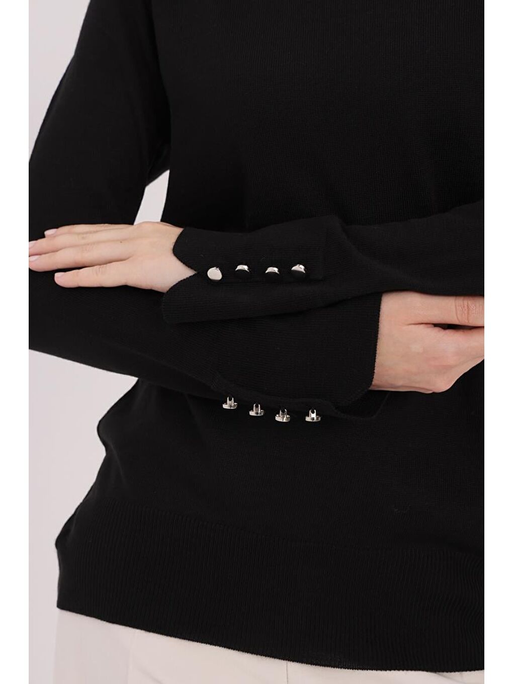 Siyah-Kolları Düğmeli Kazak-4