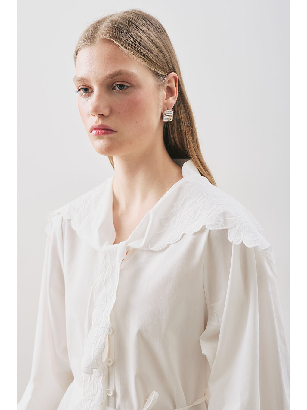 Nakışlı Geniş Yaka Gömlek Ekru-5