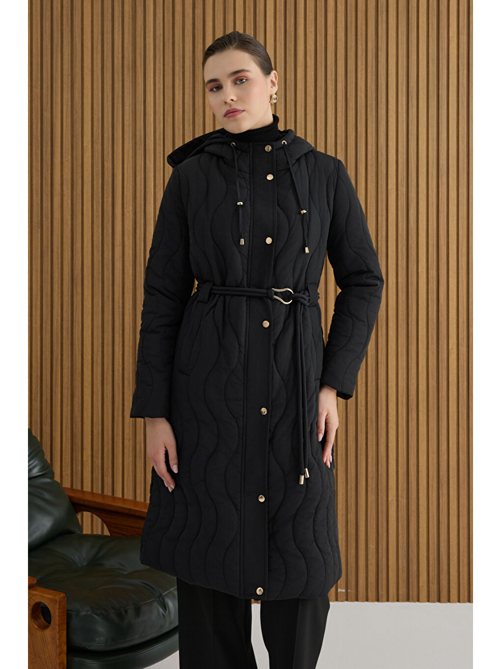 Siyah Beli Lastik Ayarlı Mont-2