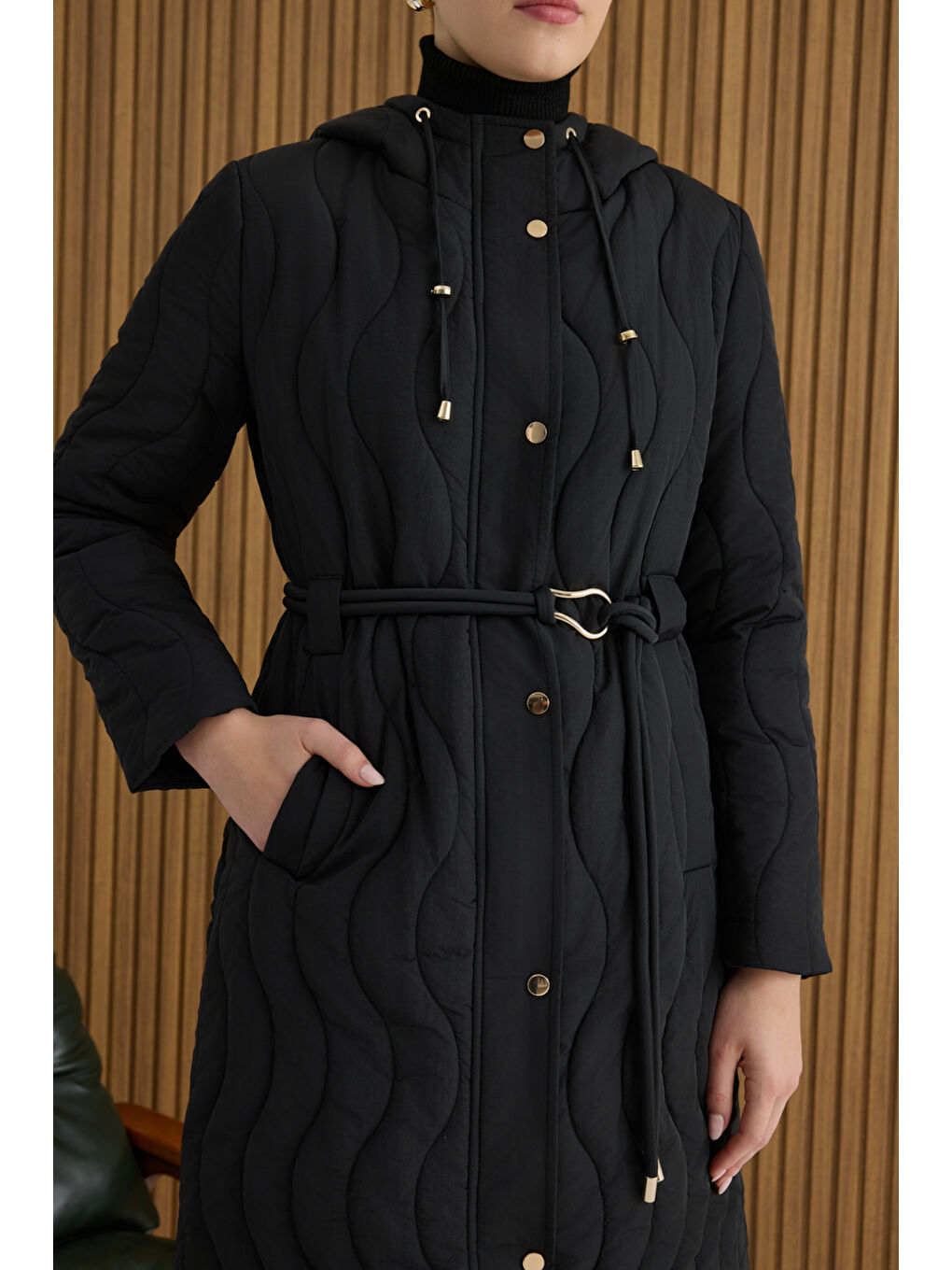 Siyah Beli Lastik Ayarlı Mont-3