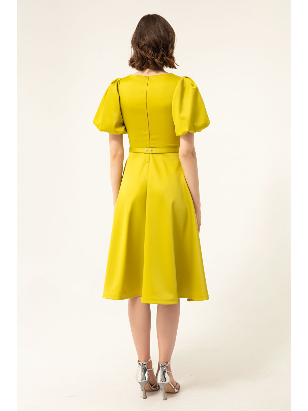 Kadın Fıstık Yeşili  Balon Kollu Taşlı Kemerli Mini Saten Abiye Elbise-4