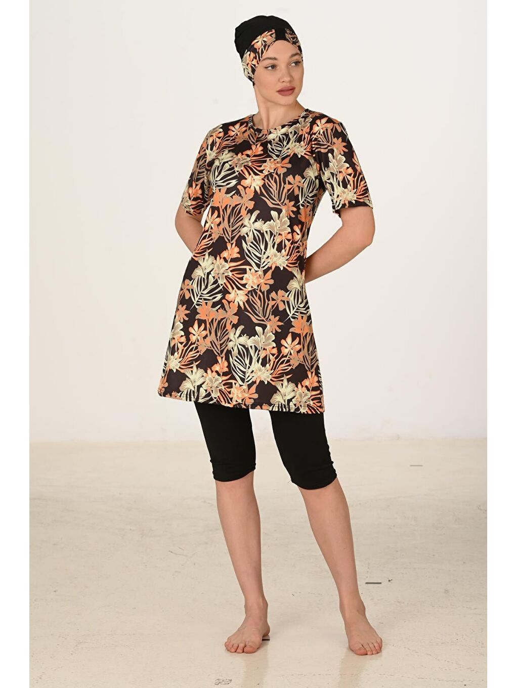 Siyah Yarım Kapalı Elastanlı Tesettür Mayo 3457-1