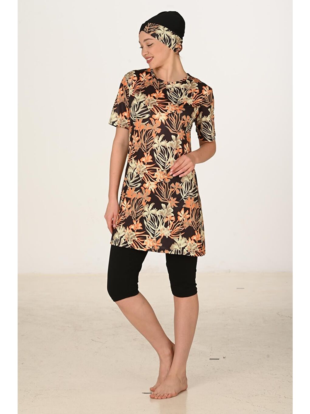 Siyah Yarım Kapalı Elastanlı Tesettür Mayo 3457-2