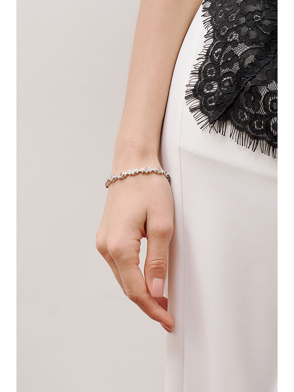 Gri Kare Taşlı Bileklik Gümüş