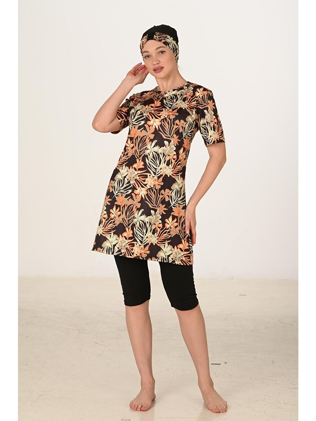 Siyah Yarım Kapalı Elastanlı Tesettür Mayo 3457-4