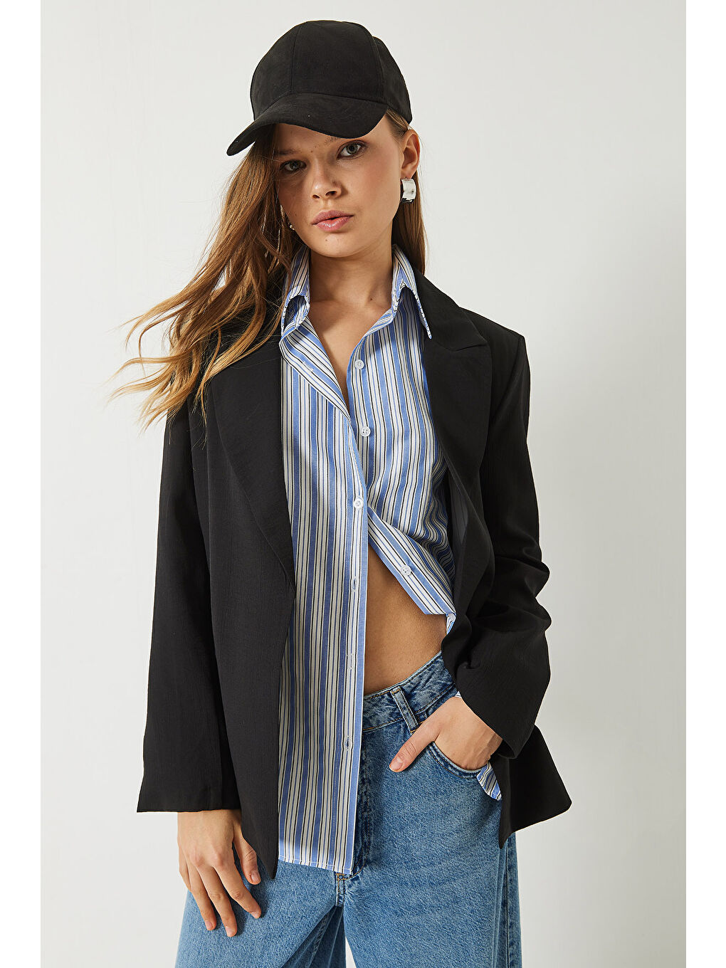 Siyah Kadın Vatkalı Astarı Çizgili Çilek Kumaş Blazer Ceket-1