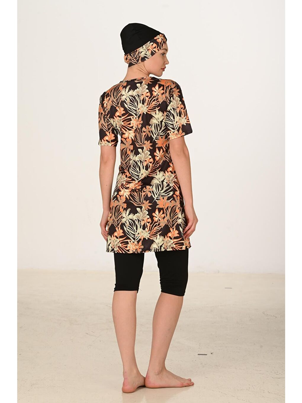 Siyah Yarım Kapalı Elastanlı Tesettür Mayo 3457-6