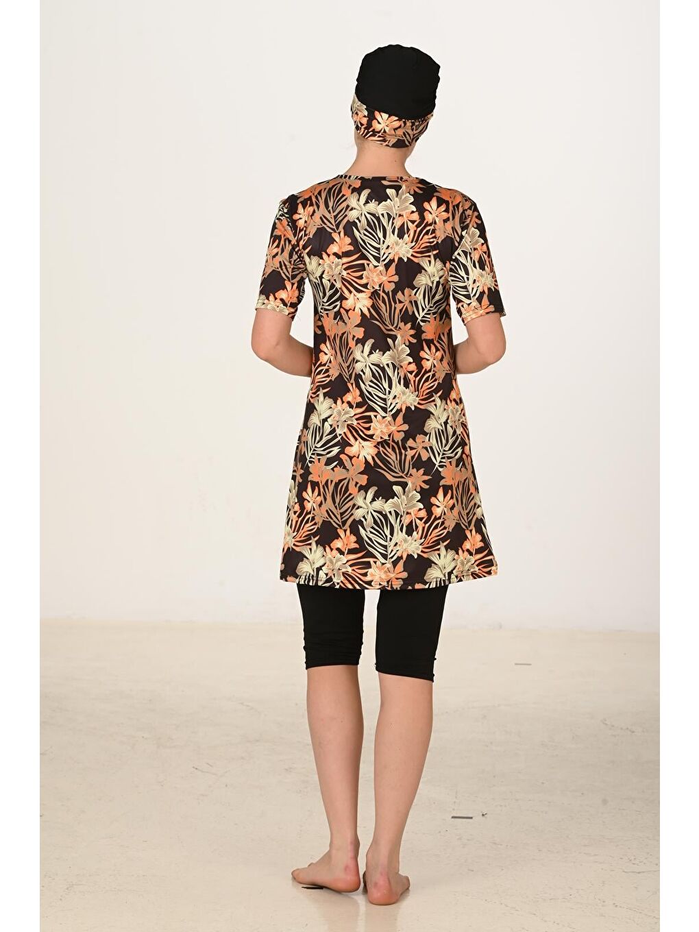 Siyah Yarım Kapalı Elastanlı Tesettür Mayo 3457-7