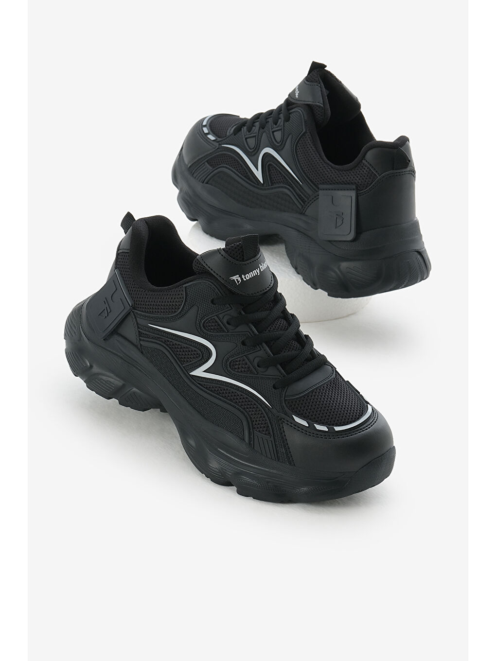 Kadın Siyah Yüksek EVA Faylon Taban Nefes Alabilen Kumaş Desenli Bağcıklı Spor Ayakkabı