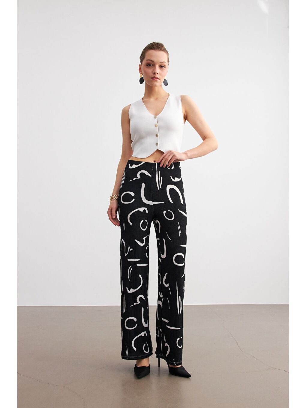 Kadın Siyah Desenli Boru Paça Pantolon-1