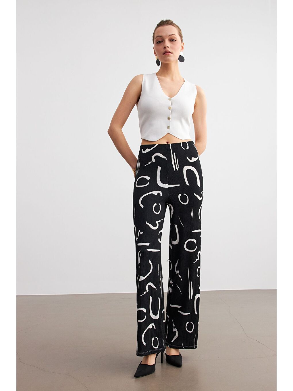 Kadın Siyah Desenli Boru Paça Pantolon-2