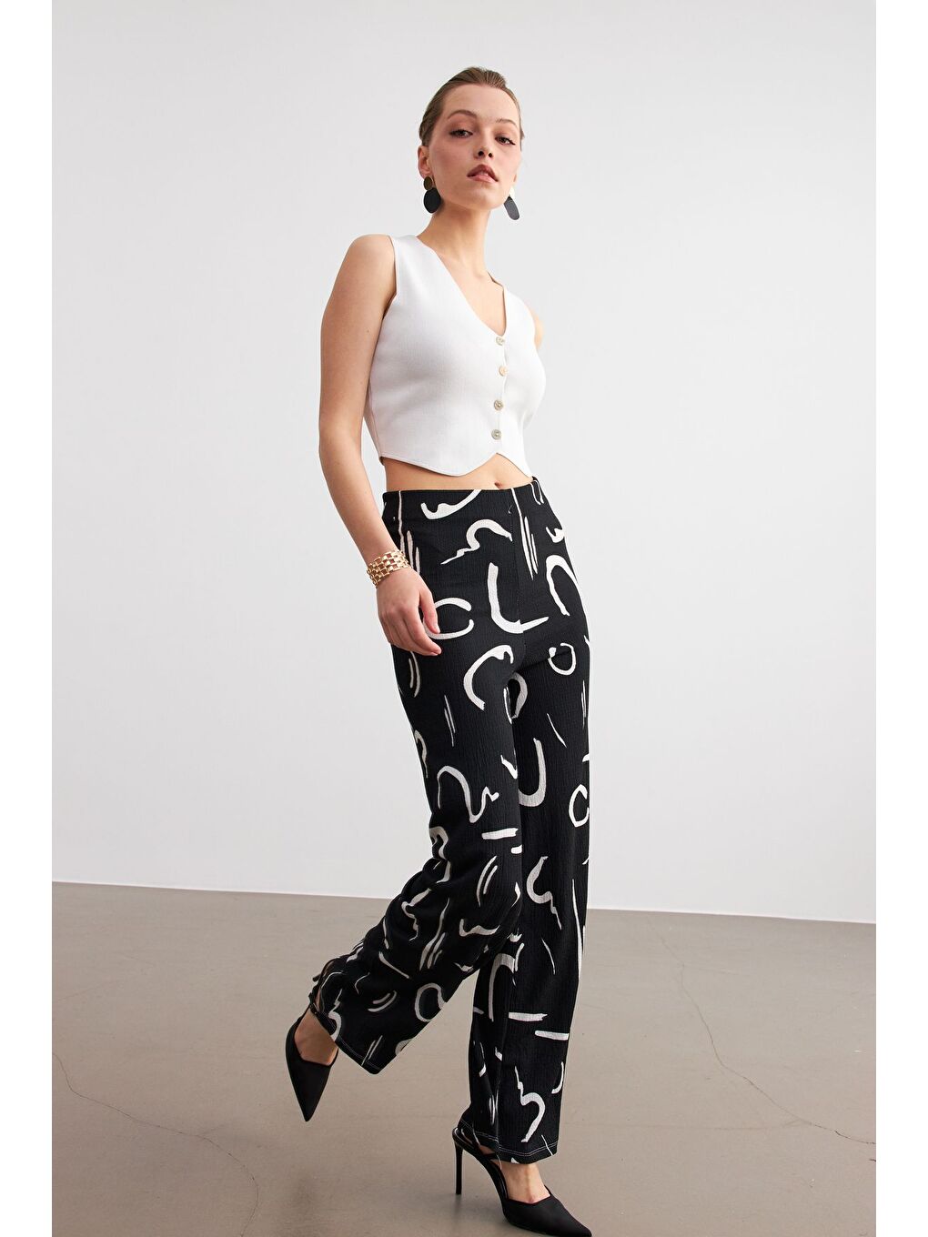 Kadın Siyah Desenli Boru Paça Pantolon-3