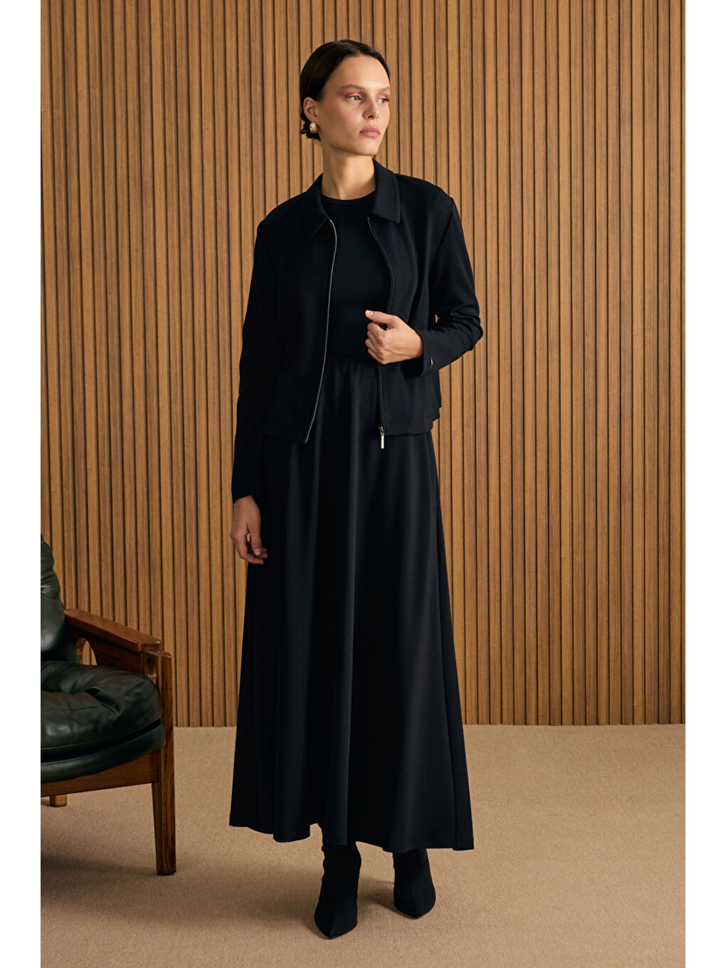 Siyah Beli Lastikli Örme Kloş Etek-1