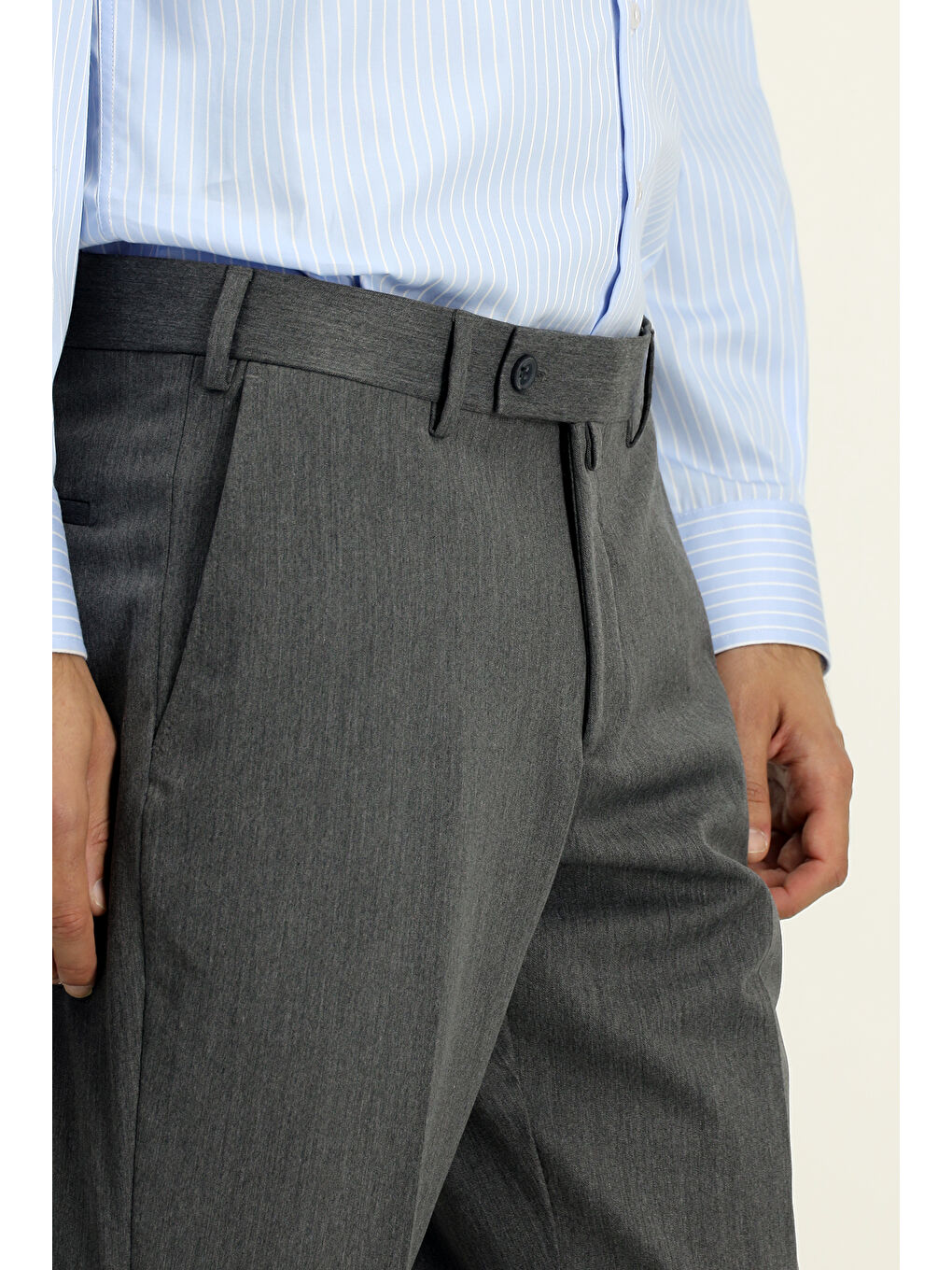 Gri Slim Fit Dar Kesim Klasik Kumaş Pantolon-4