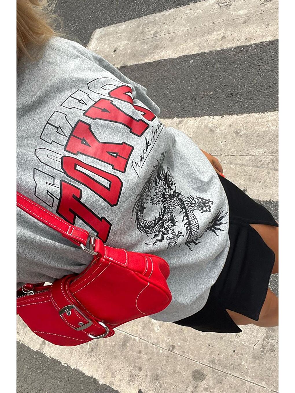 Boyalı Gri Baskılı Bisiklet Yaka Kadın Tişört Mg1771-6