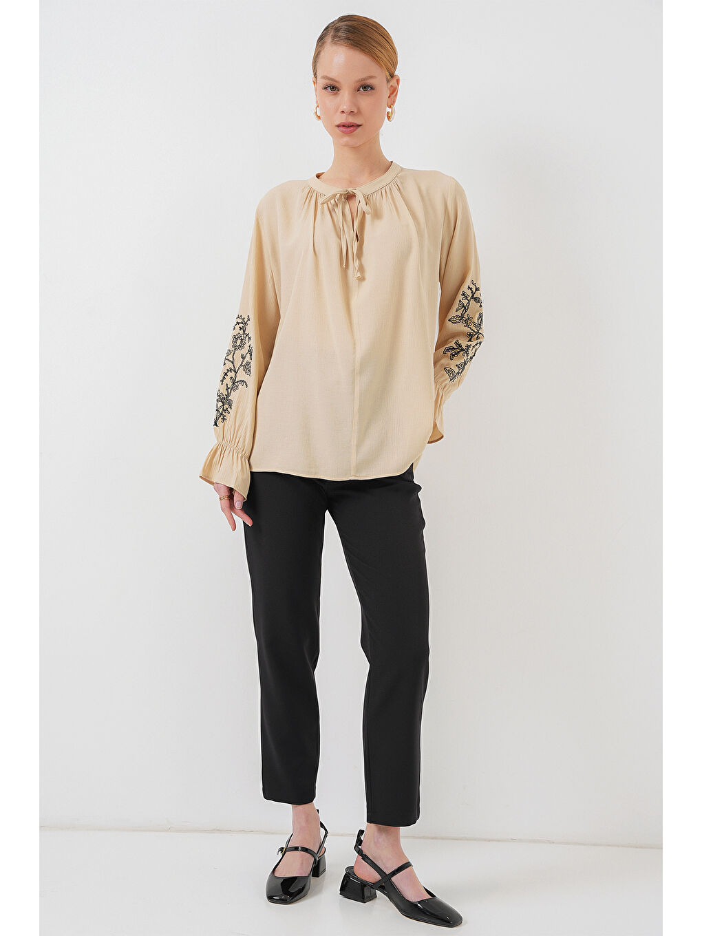 Kadın Nakışlı Örme Bluz 941 - Bej-1