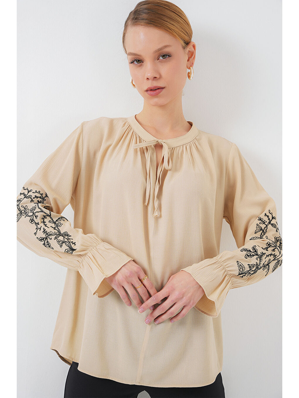 Kadın Nakışlı Örme Bluz 941 - Bej-2