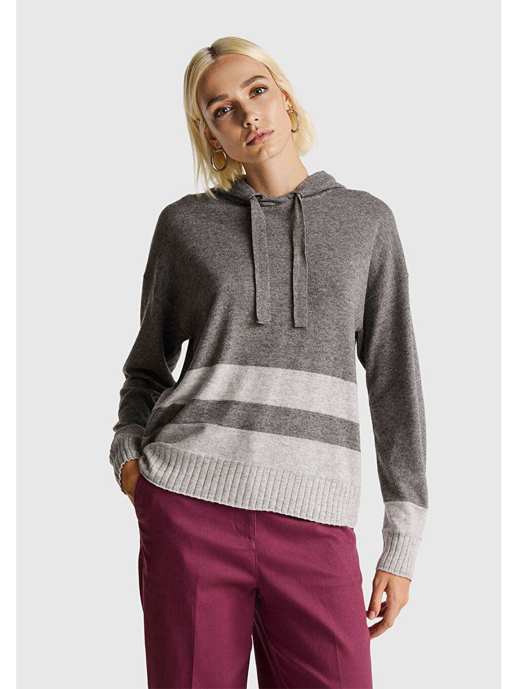 Gri Kadın Antrasit Melanj Yün ve Kaşmir Karışımlı Kapüşonlu Kazak