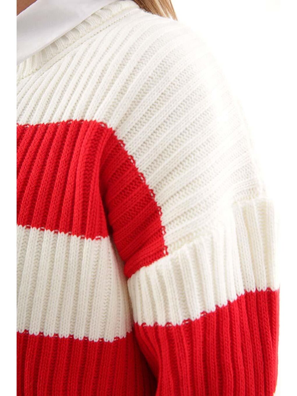 Kırmızı-Ekru-Yırtık Detaylı Triko Kazak-5