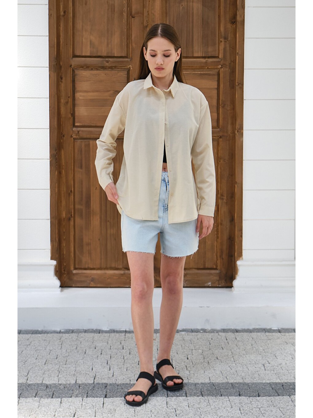 Bej Kadın Oversize Gömlek Uzun Kollu Düğmeli Salaş Günlük Basic Gömlek-4