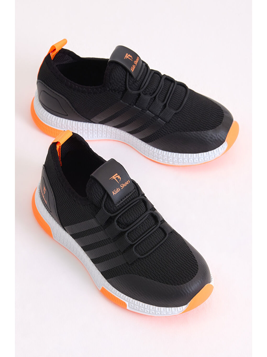 Çocuk Unisex Siyah Turuncu Rahat Kalıp Şeritli Bağcıklı Spor Ayakkabı-1