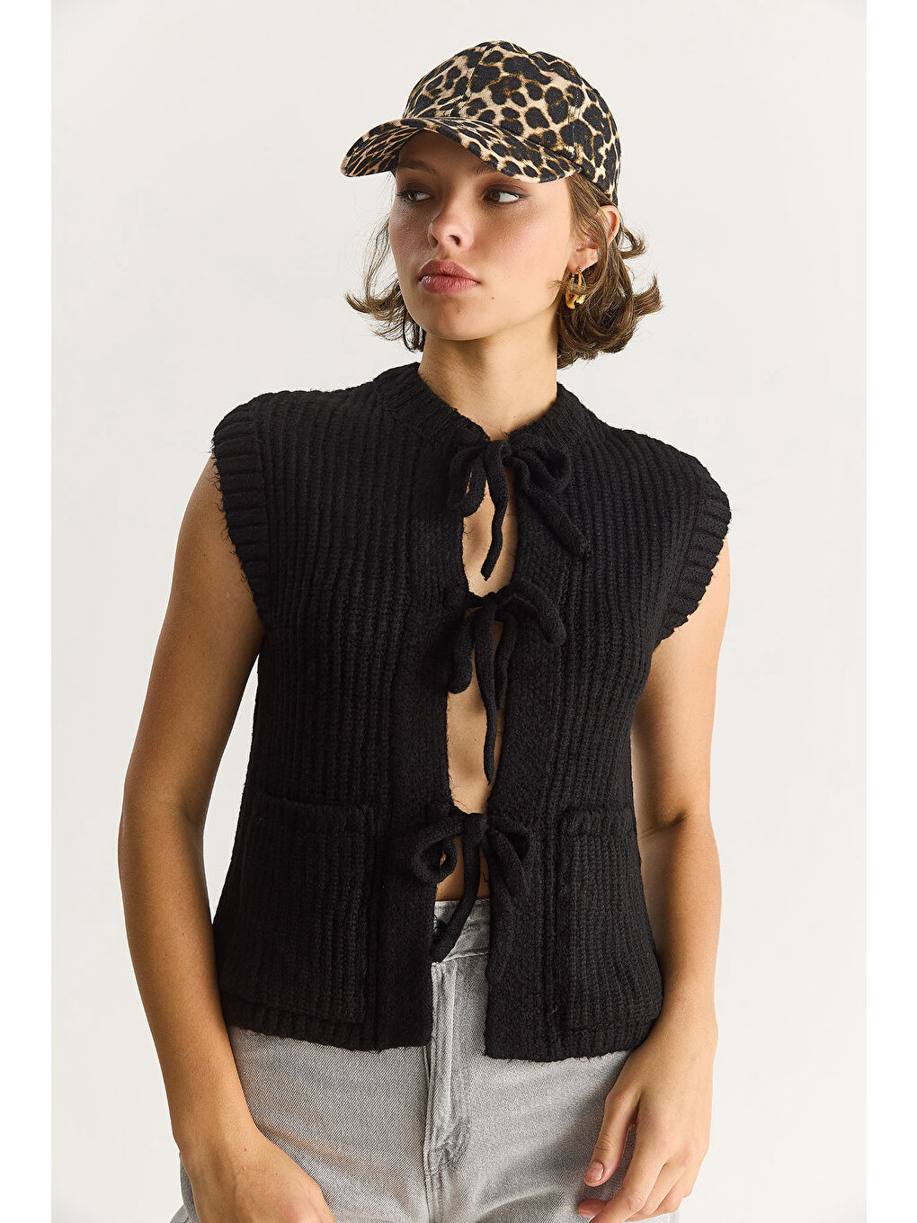 Siyah Kadın Önden Bağlamalı Cep Detaylı Triko Yelek-2