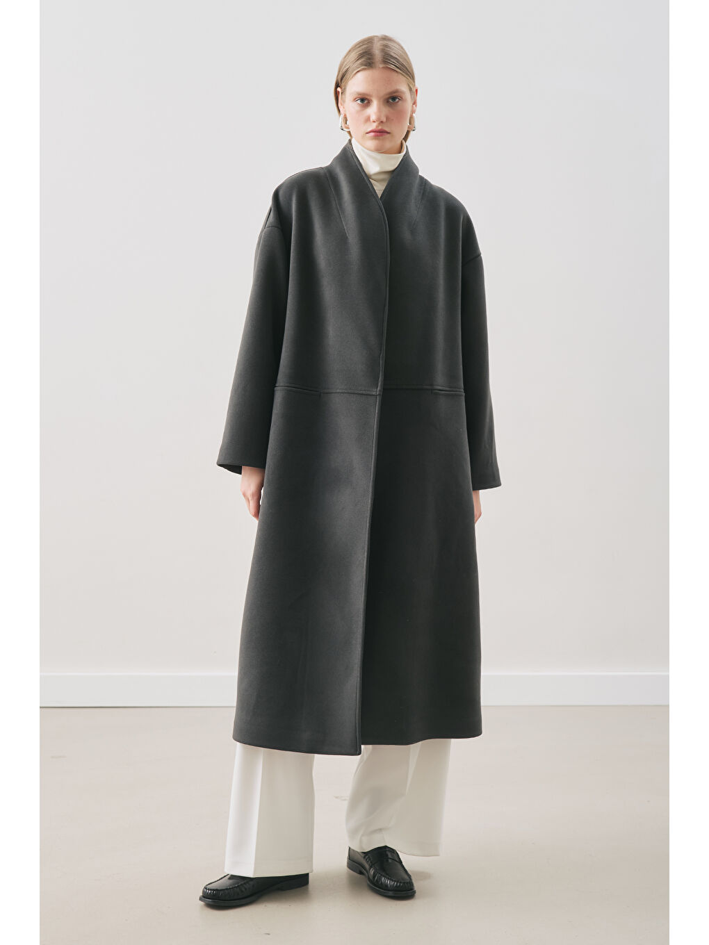 Soft Kaşe Atkılı Kaban Küllü Siyah-1