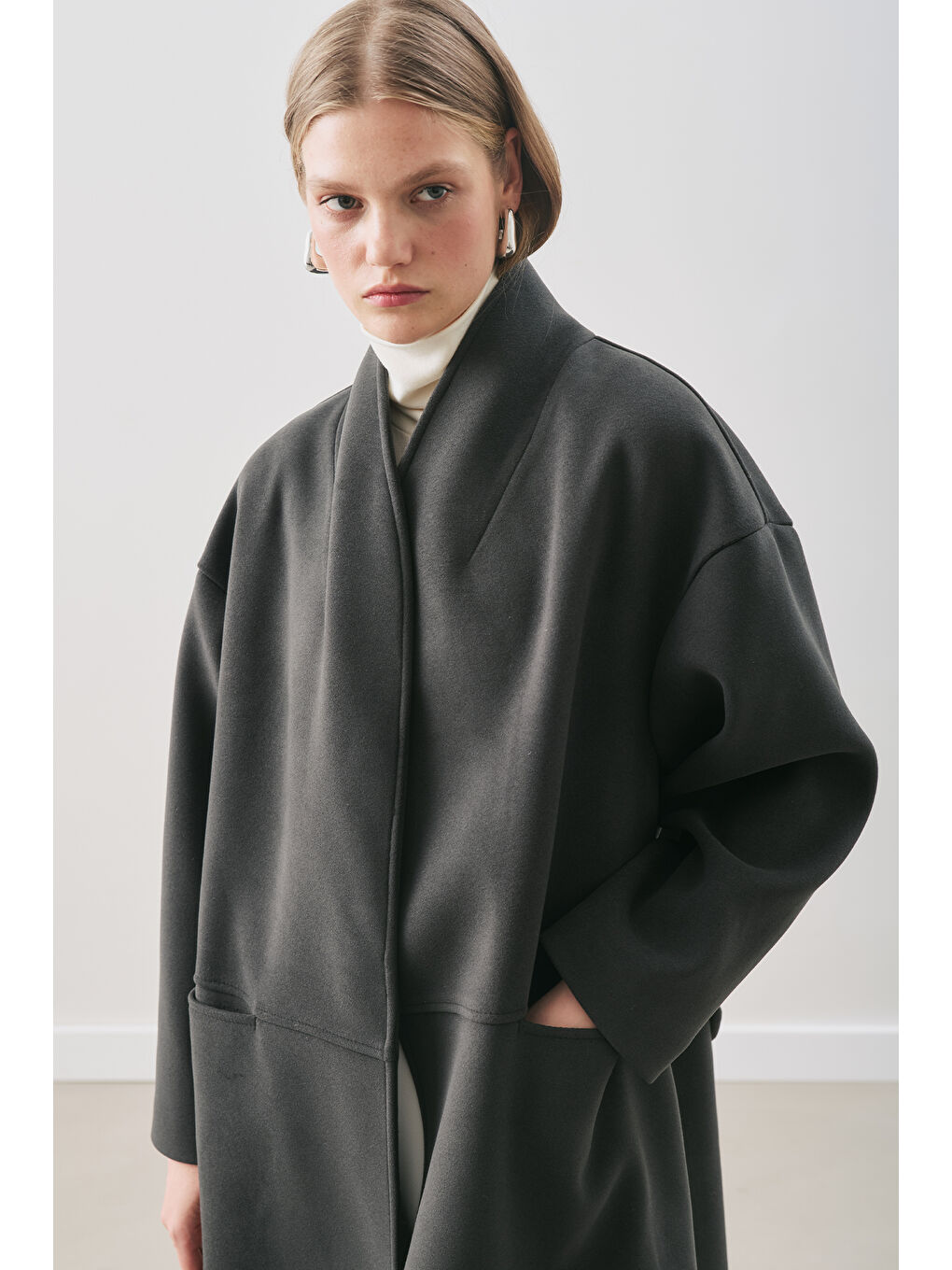 Soft Kaşe Atkılı Kaban Küllü Siyah-2