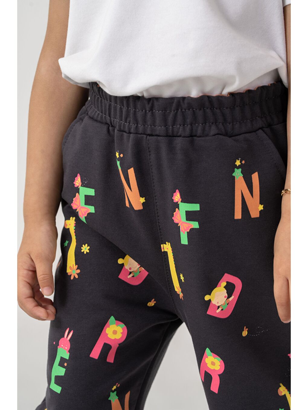 Gri Tüm Alan Baskılı Kız Çocuk Eşofman Altı-2