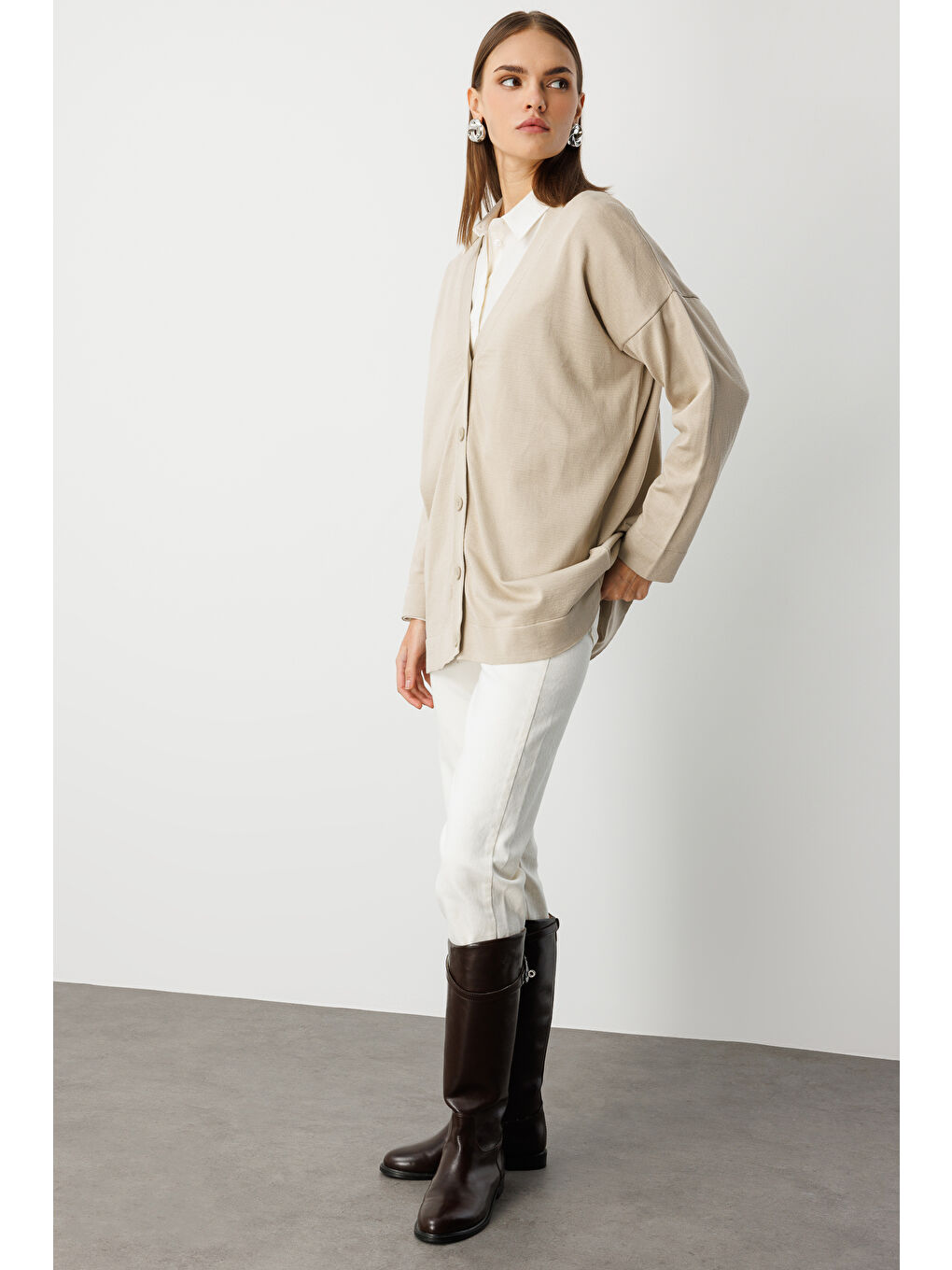 Ekstra Oversize Düşük Kol Basic Bej Rengi İnce Triko Hırka-3