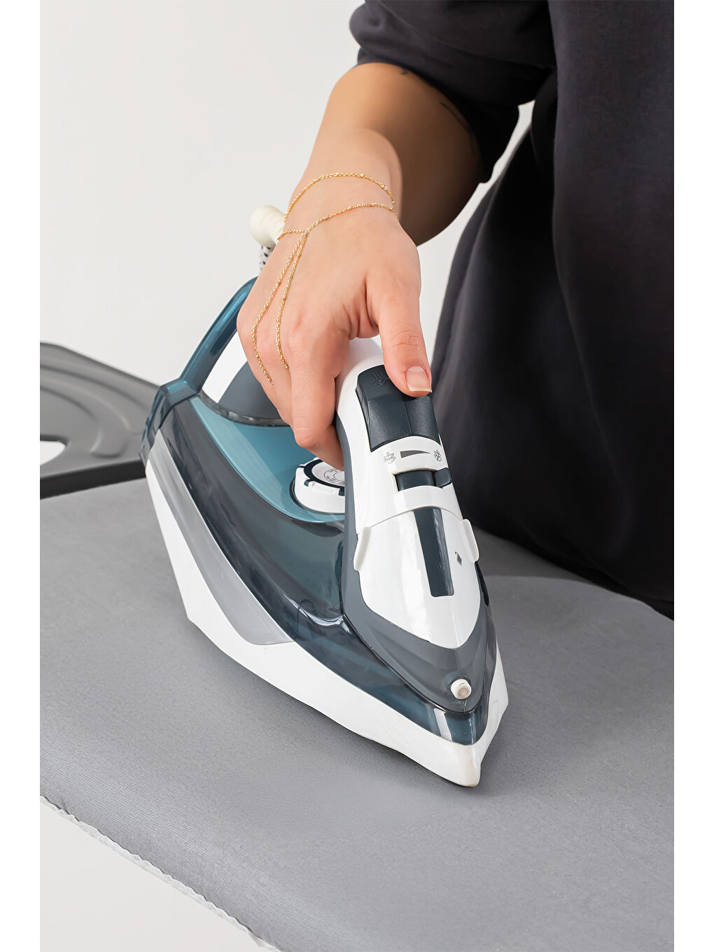 Gri Isıya Dayanıklı 100% Pamuk Süngerli Ütü Masası Kılıfı - Buharlı Ütüleme Uyumlu 120x40cm-2