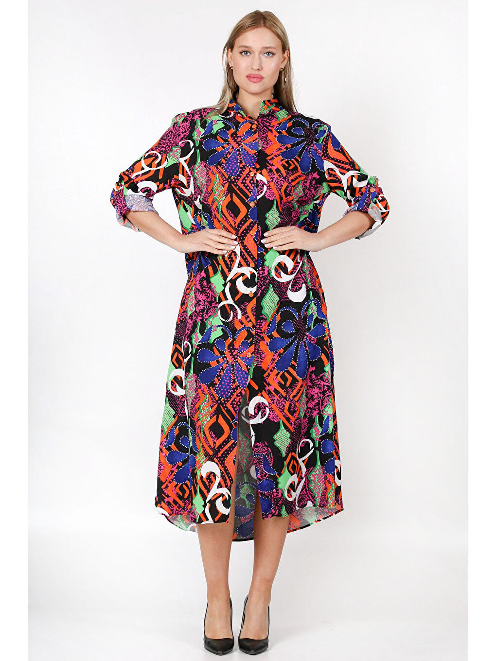 Siyah Patlı Yaka Uzun Kol Desenli Düğmeli Cepli Allover Baskılı Geniş Kesim Dokuma Elbise-4