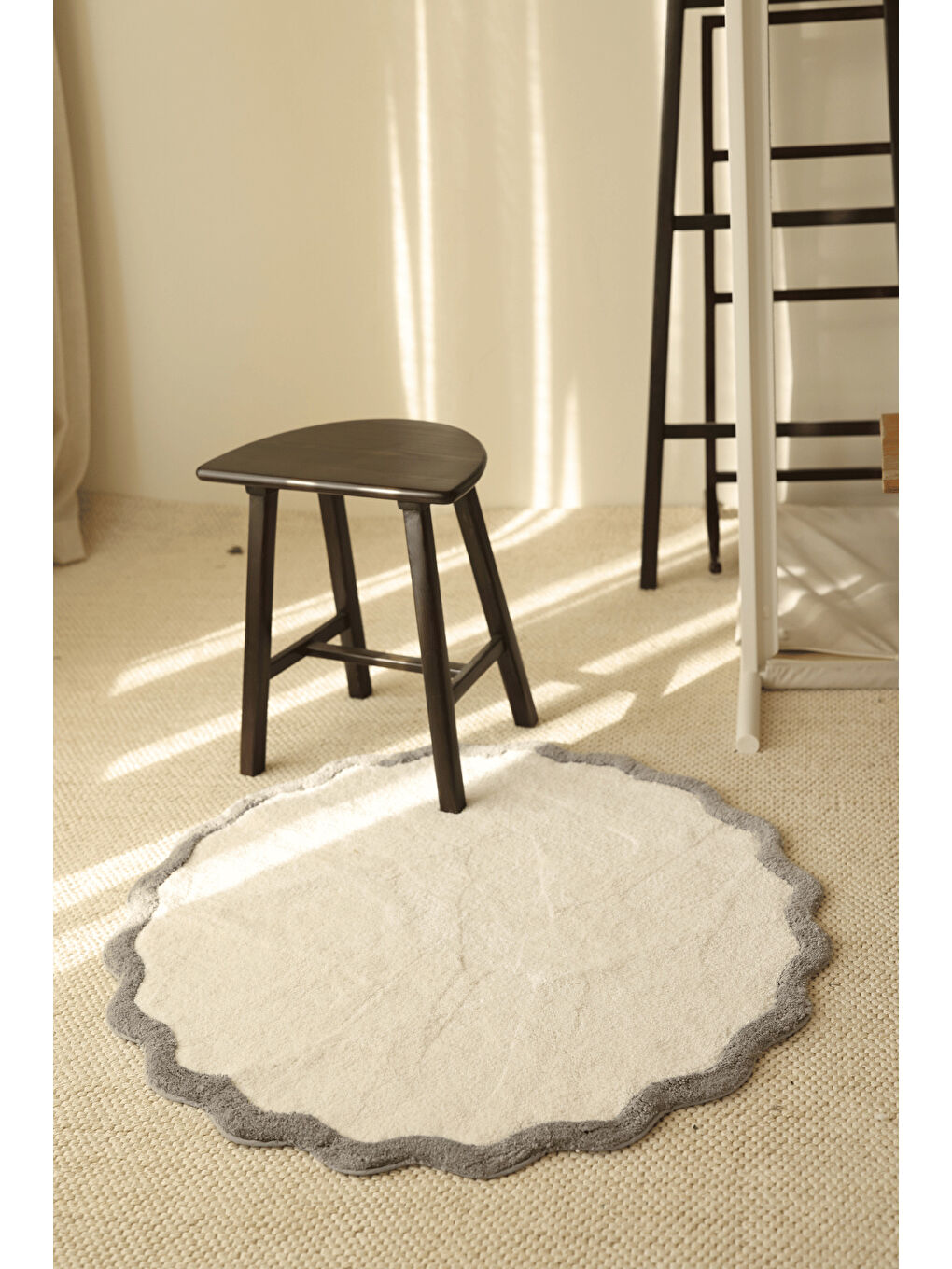 Scallop Yuvarlak Banyo Paspası Bambu 90x90 Gri-4