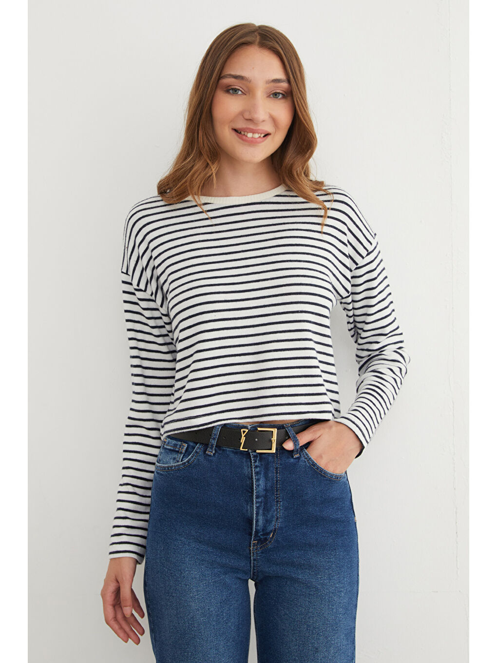 Lacivert Çizgili Crop İnce Triko Kazak