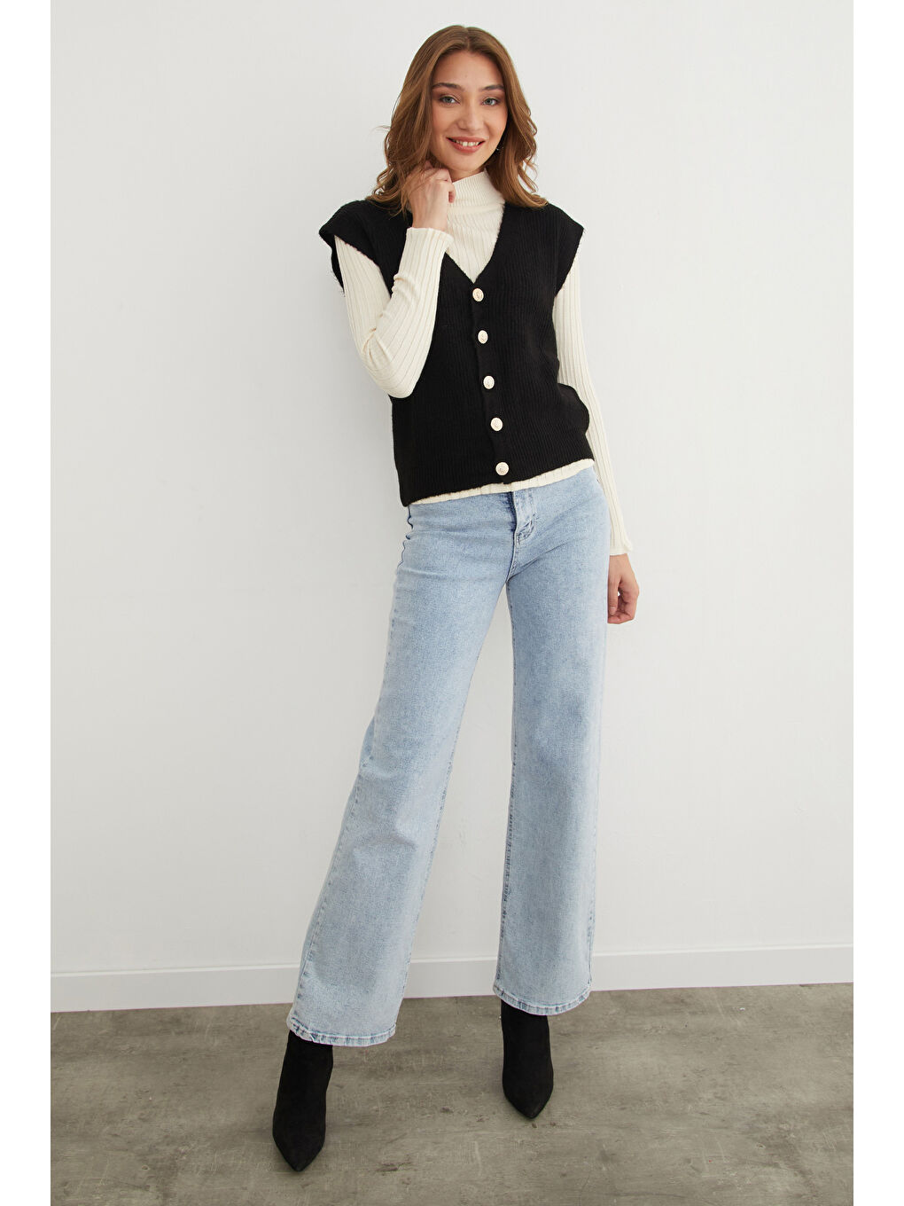 Siyah Sakallı Düğmeli V Yaka Oversize Yelek-1