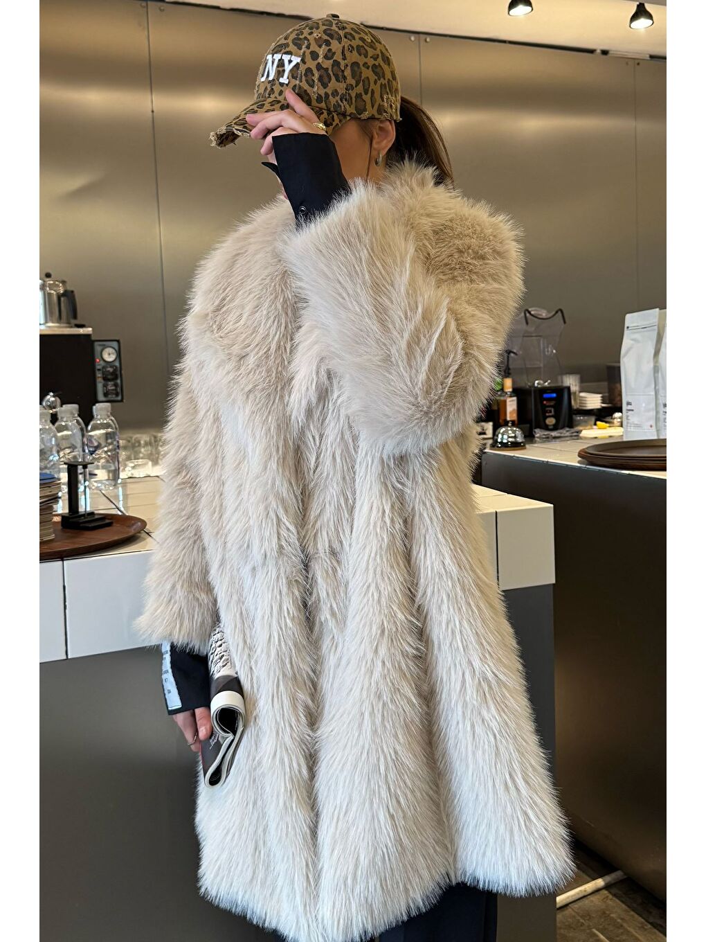 Bej Kadın Astarlı Kürklü Uzun Mont-4