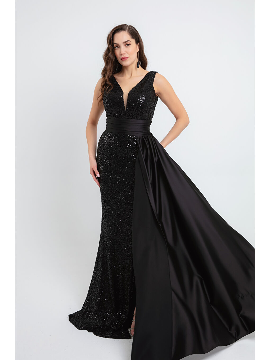 Kadın Siyah Bel Drapeli Pul Payet Uzun Abiye Elbise