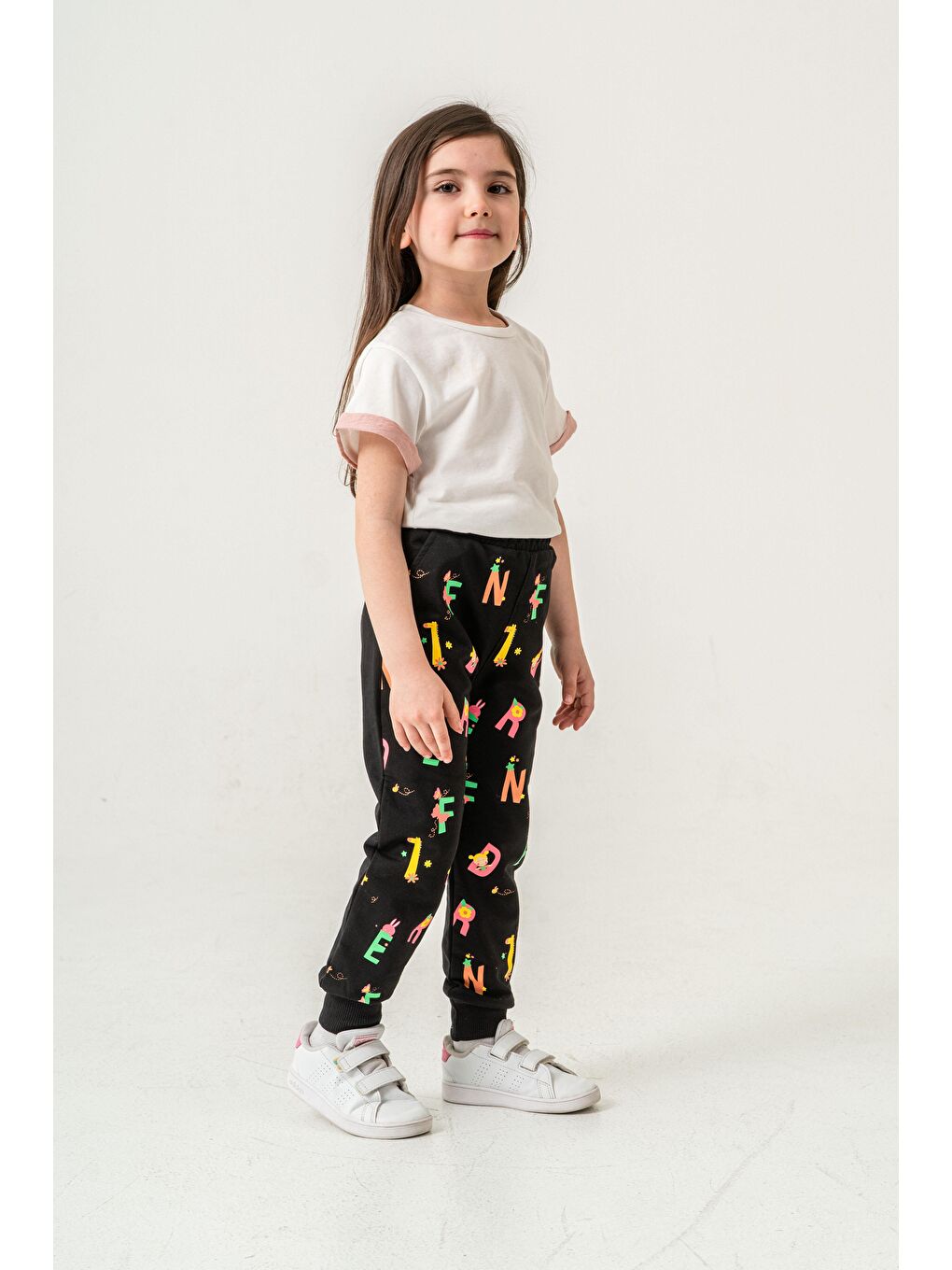 Siyah Tüm Alan Baskılı Kız Çocuk Eşofman Altı-4