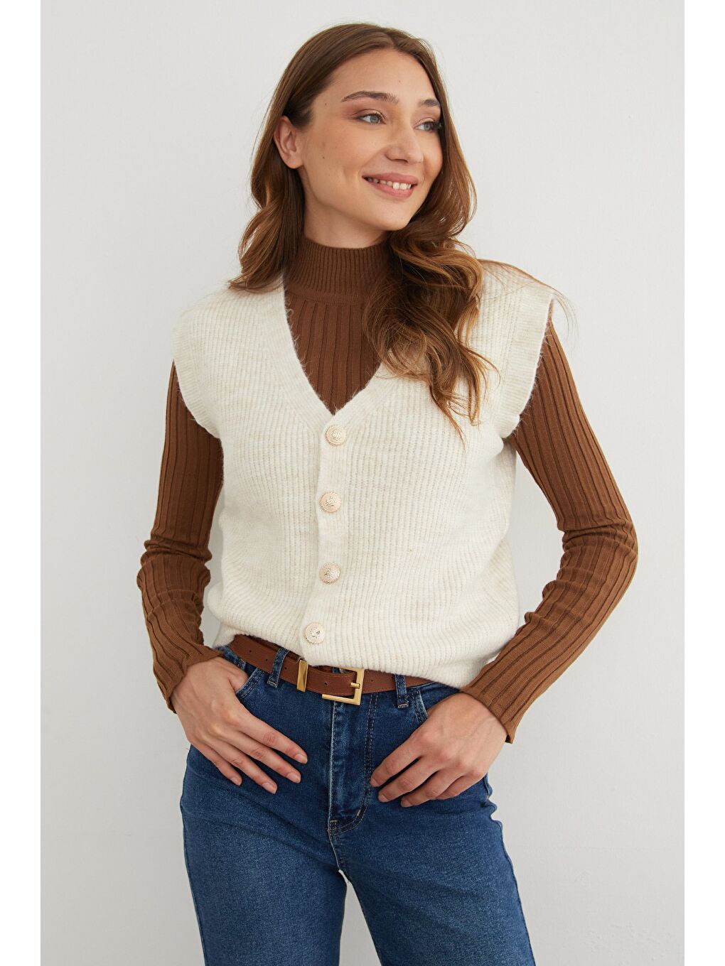 Bej Sakallı Düğmeli V Yaka Oversize Yelek