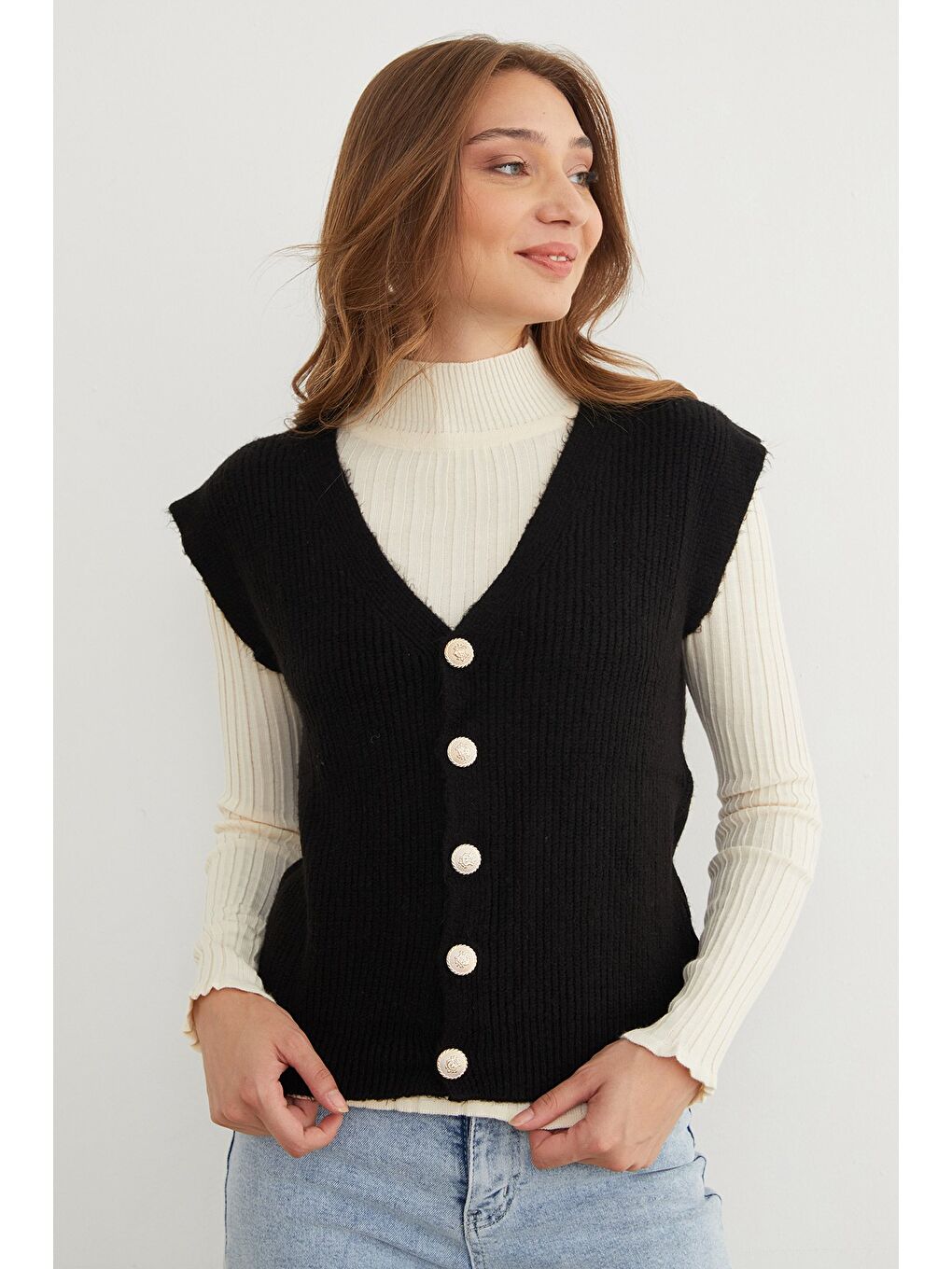 Siyah Sakallı Düğmeli V Yaka Oversize Yelek-3